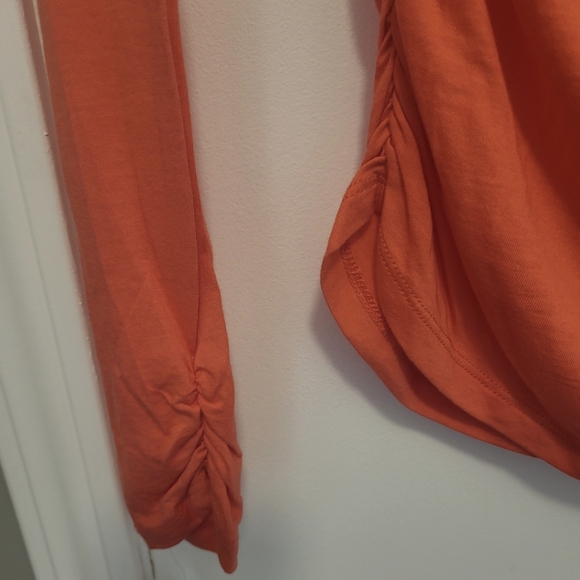 Micheal Kors Gold Studded Logo Long Sleeve Tee Size Medium Sangria (orange) - Picture 9 of 11